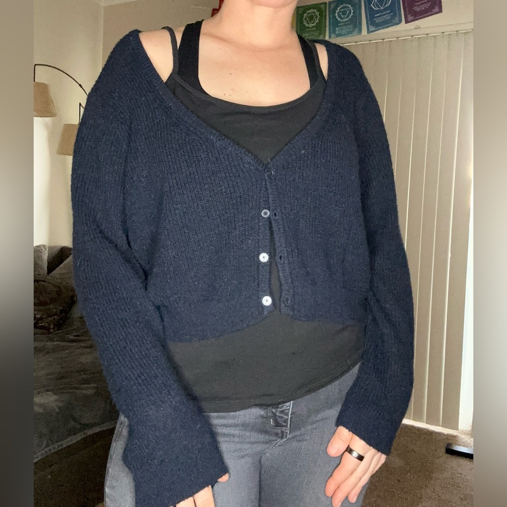 Boden Dark Navy Cropped V‑Neck Button Cardigan